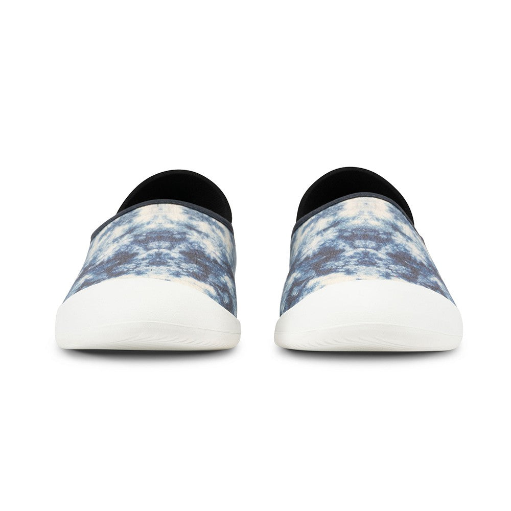 mahabis curve canvas in indigo shibori tie-dye