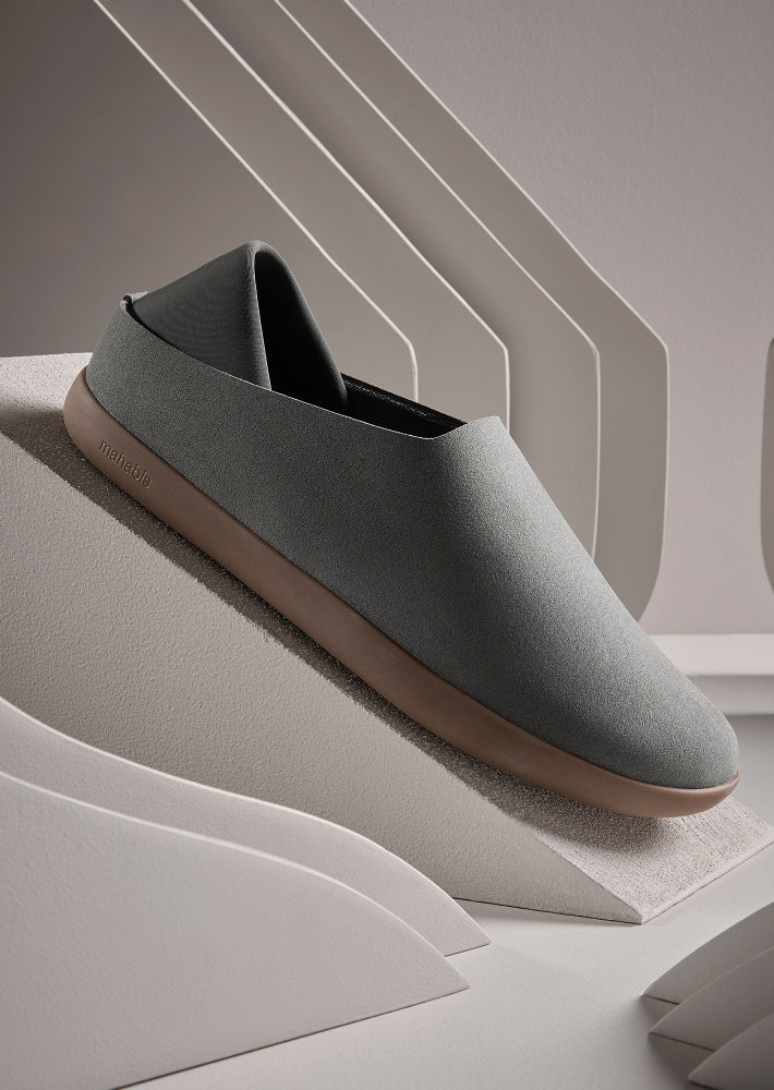 mahabis NEO in dark grey x dark gum